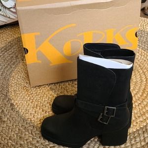 NWT Korks Korks Boots